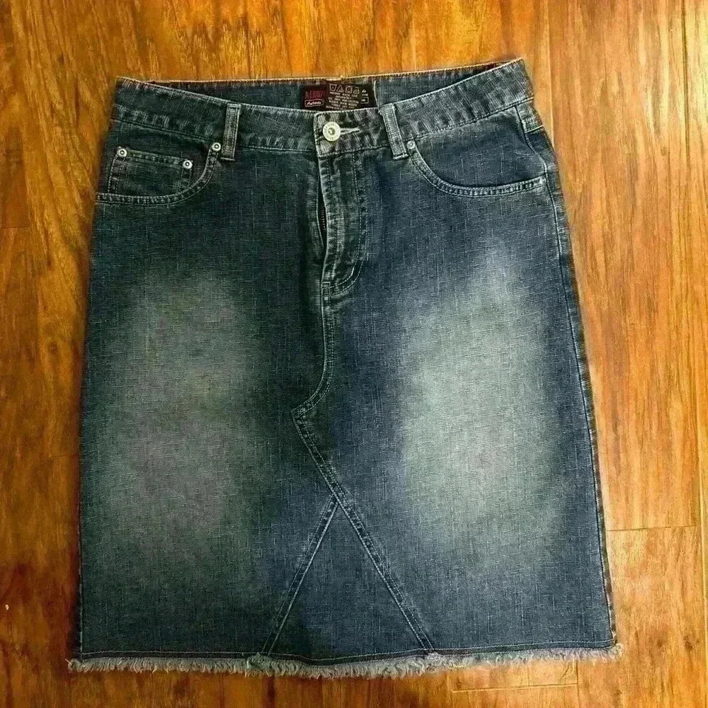 Denim Skirt With Frayed Hem Pockets